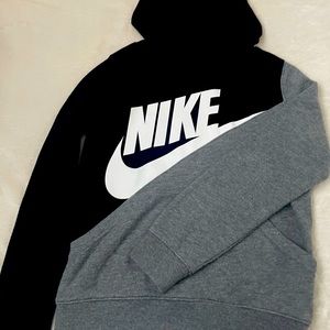 Nike Pull Over Sweatshirt